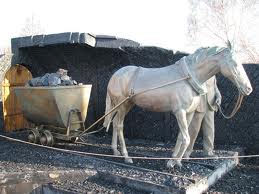 Скульптура рудовозной лошади 