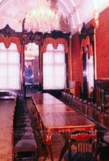 Красная гостиная