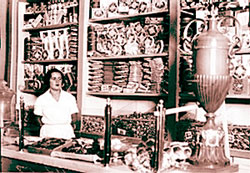 Магазин Торгсина для иностранцев в Ленинградском порту